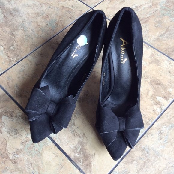 Black Bow Fashion 4 Inch Stileto Pumps - Picture 6 of 9